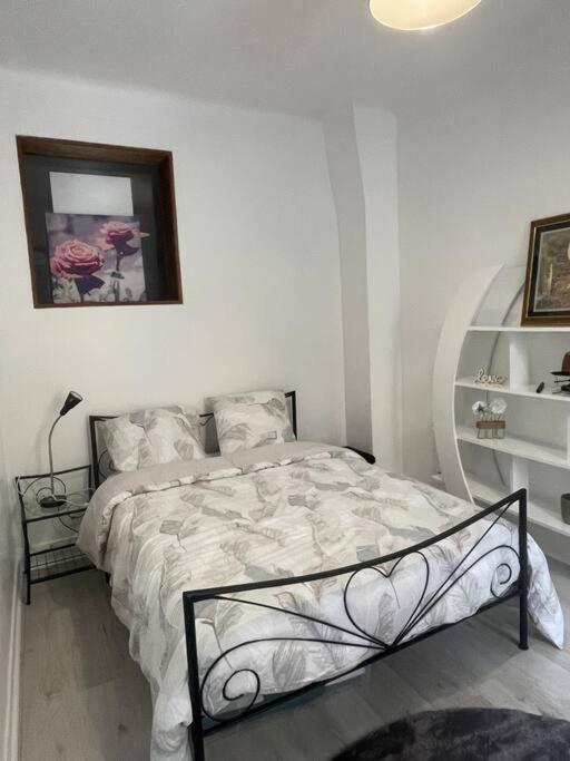 Cosy Apartment In Paris Saint-Ouen  Εξωτερικό φωτογραφία